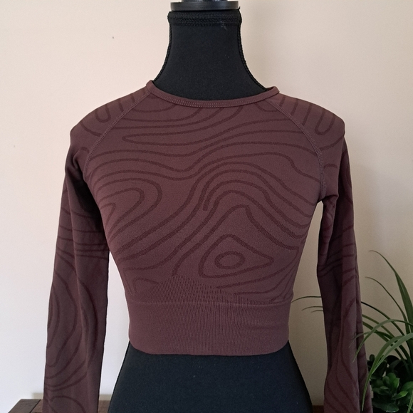 Pretty Little Thing Brown Activewear Top Sport Crop Top Long Sleeved Size Medium - Picture 2 of 11